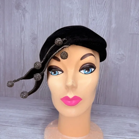 Vintage 1920s filbert orcel productions hats de pinna black with bobble beads